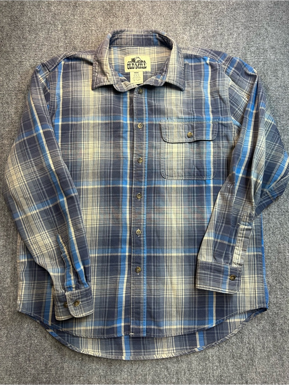 Old Mill Men’s Blue Plaid Flannel Casual Button-Down Shirt